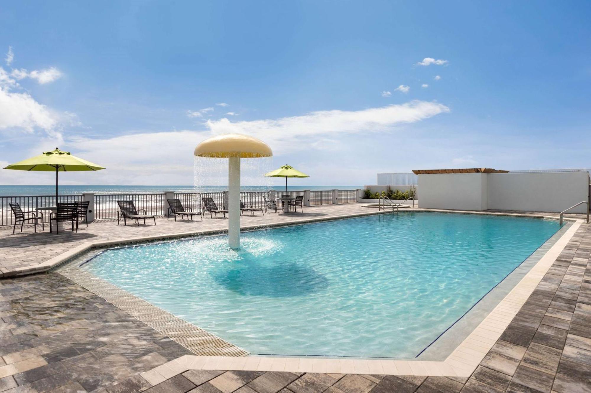 La Quinta By Wyndham Oceanfront Daytona Beach Exterior foto